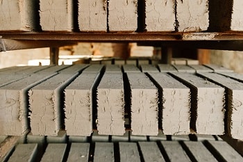 формування цегли